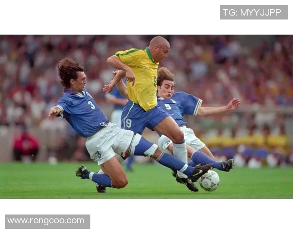 13号球衣的黑人足球明星如何改变了足球历史与文化的面貌