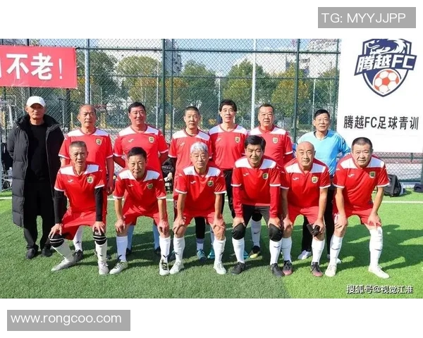 足球场上的魅力瞬间汇聚所有明星帅照尽显风采与魅力